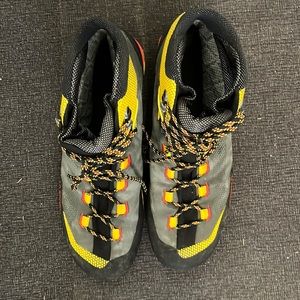 LA SPORTIVA TRANGO TECH LEATHER GTX HIKING BOOTS